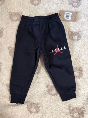 Toddler NWT Jordan Black Kids Sweatpants with Red Jumpman Logo 2T